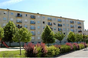 t4 à la location -   10600  CHAPELLE SAINT LUC, surface 67 m2 location t4 - UBI318865203